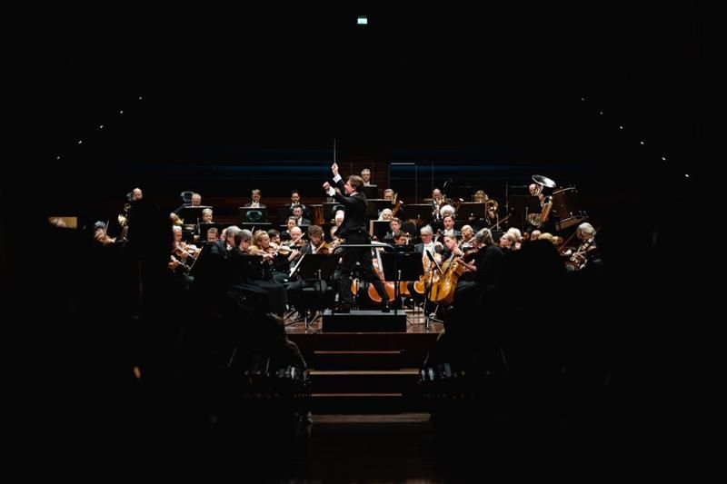 Oslo-Filharmonien på scenen