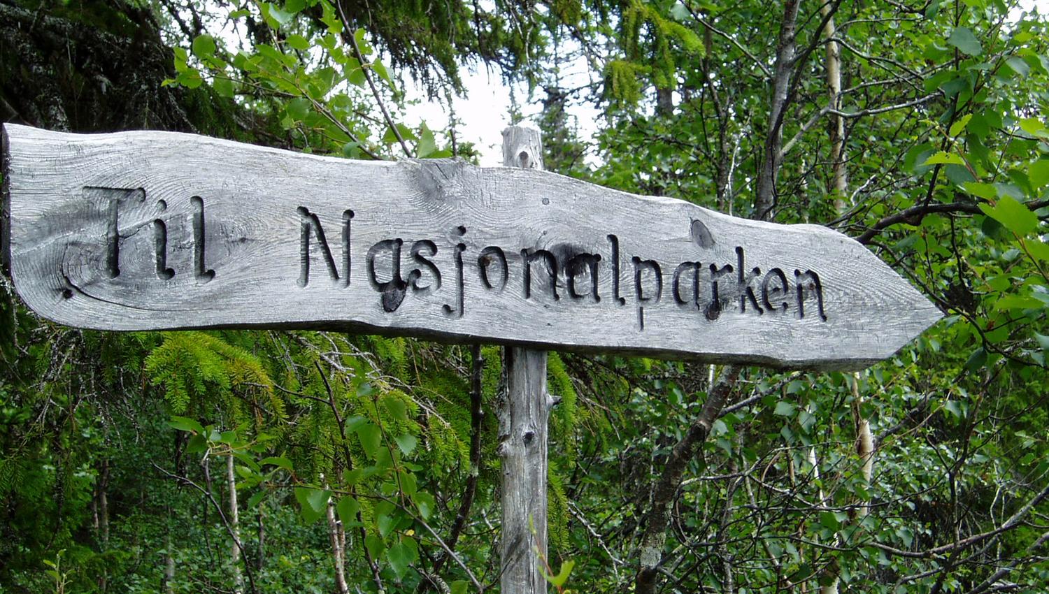 Sign to the nastional park
