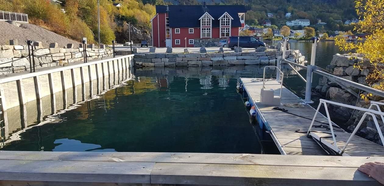 Gjerdebua has accomodation by the sea