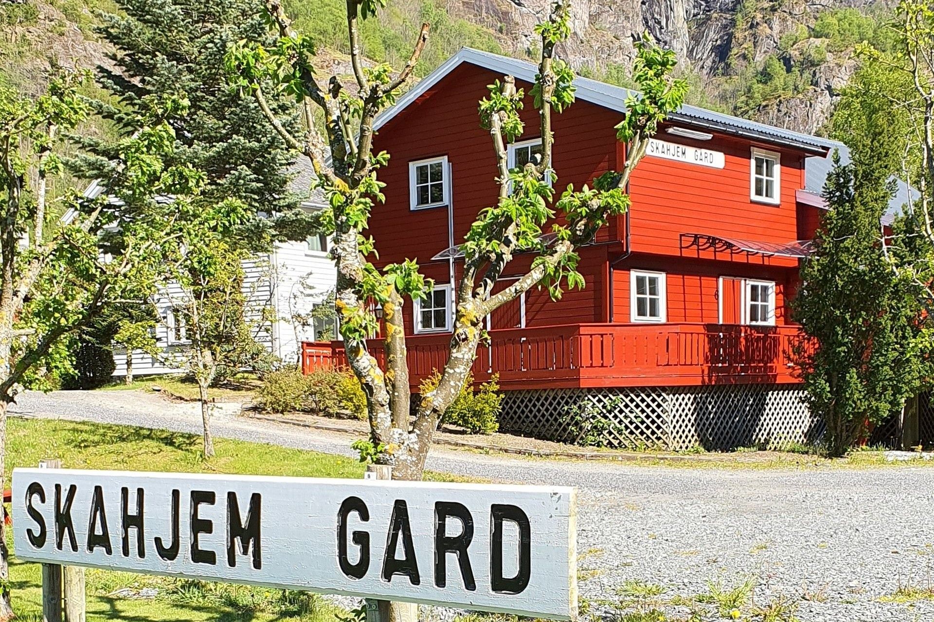 Skahjem Gard, Aurland