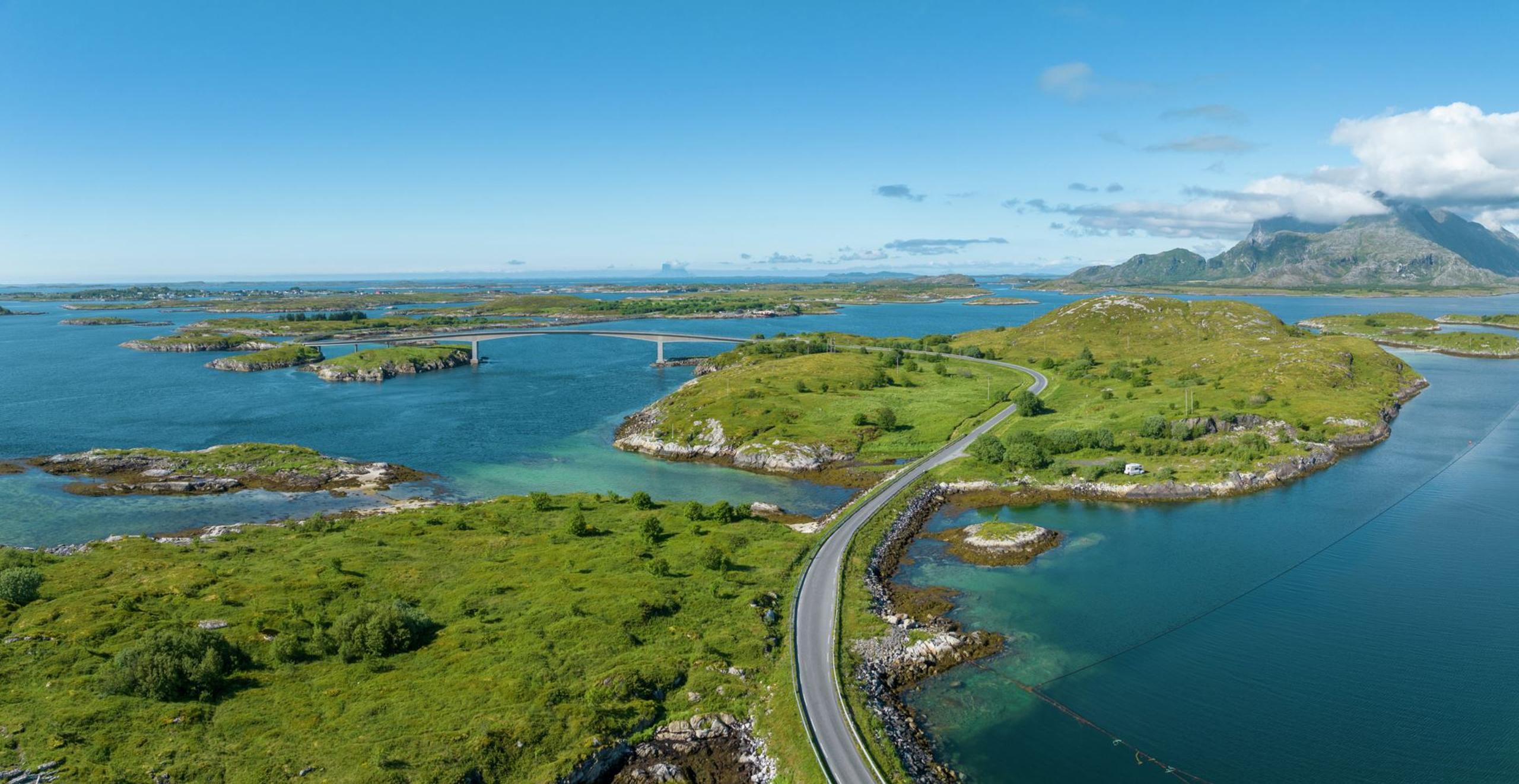 Guided island hopping by bike to Dønna and Herøy
