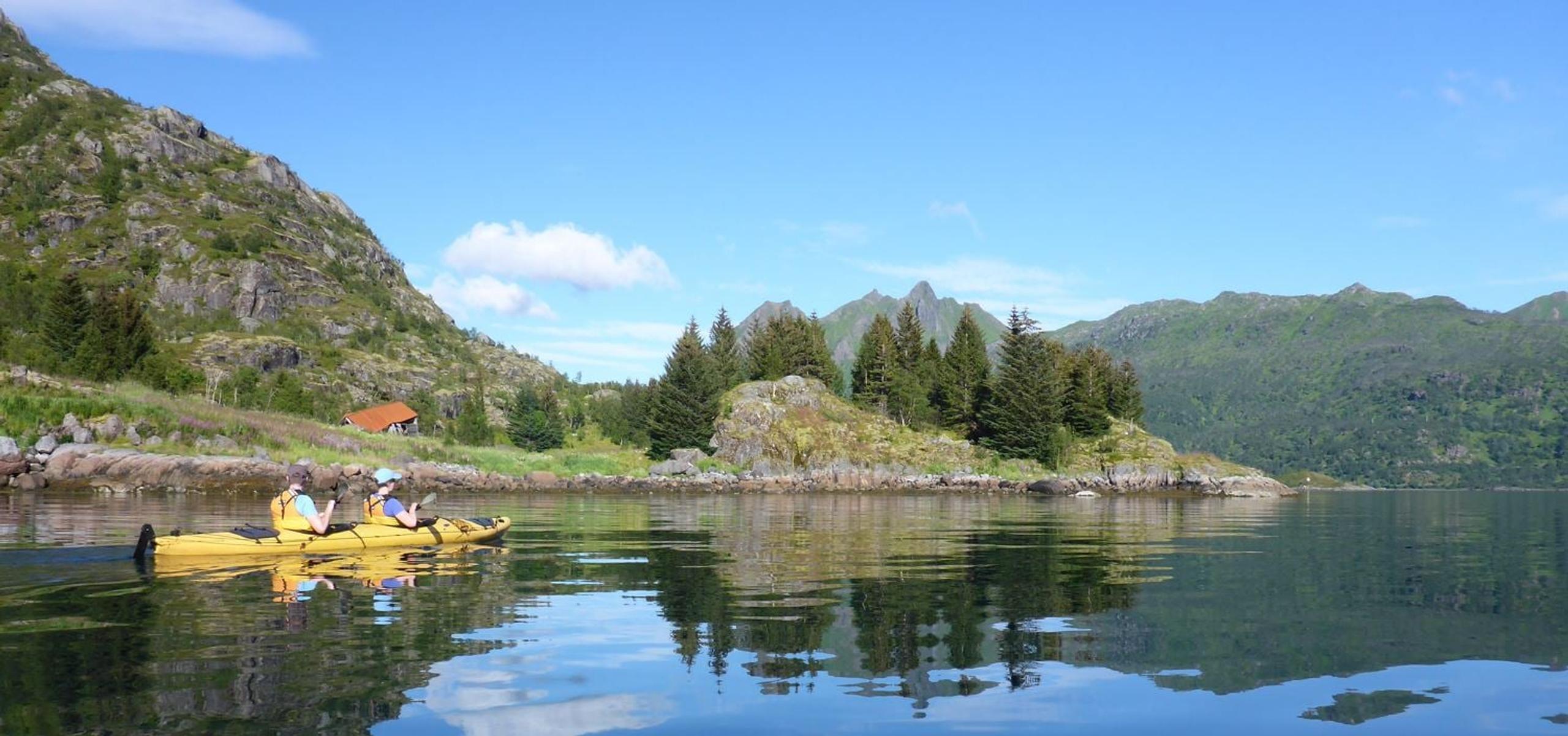 Kajakktur heldag - Lofoten Aktiv