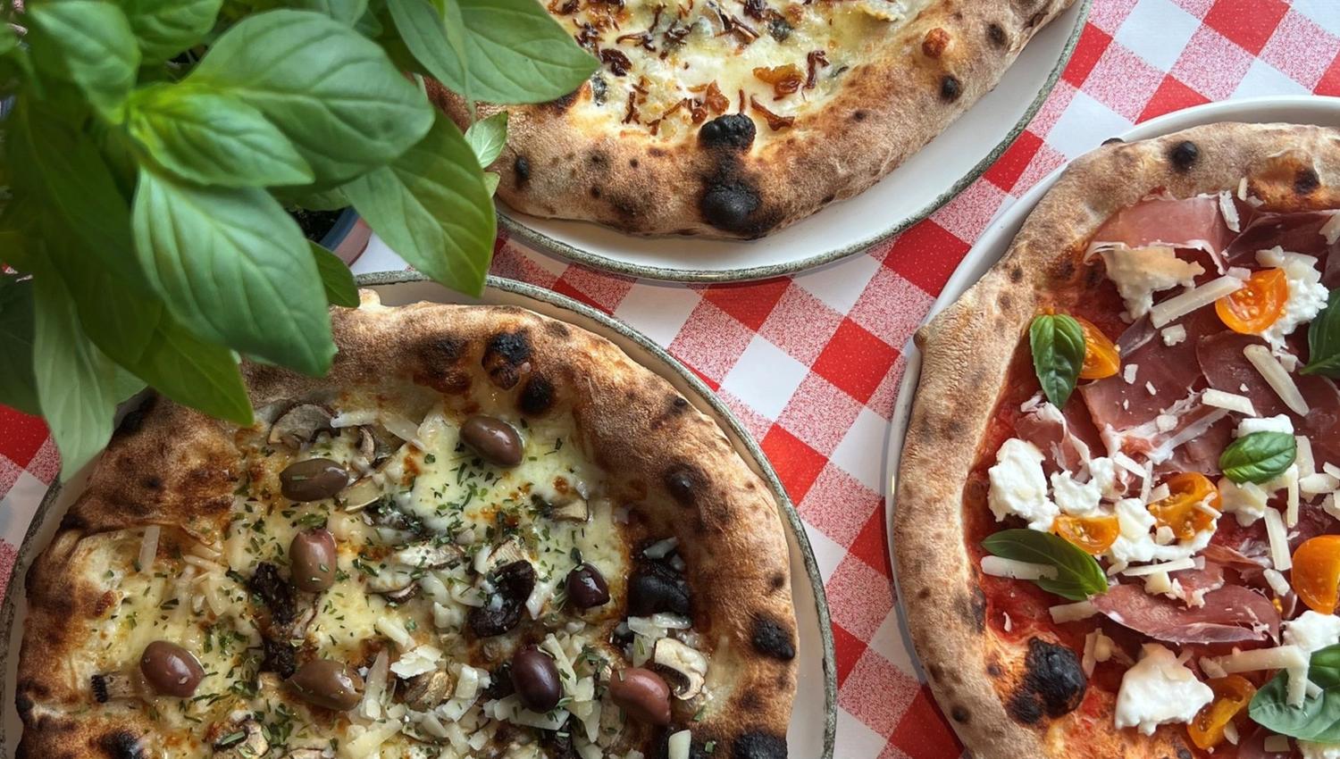 Pizza in the beach bar