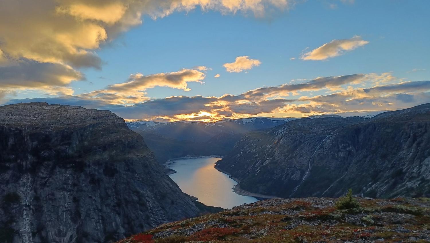 Guidet dagstur til Trolltunga
