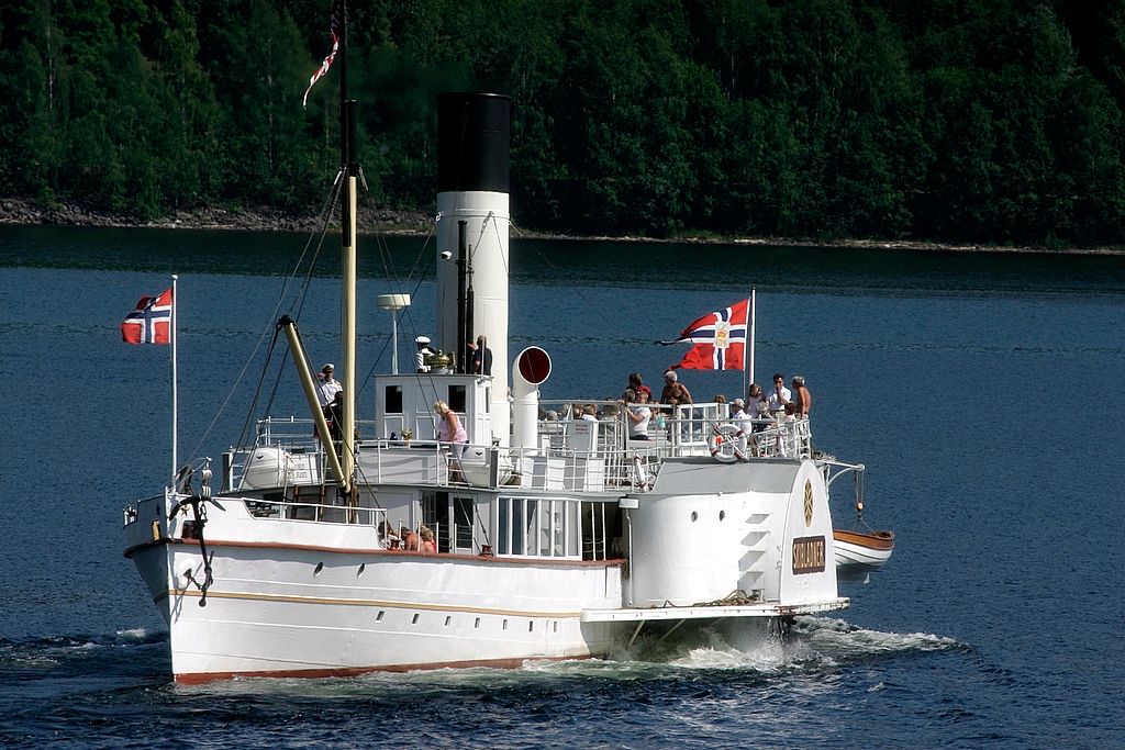 Skibladner forfra