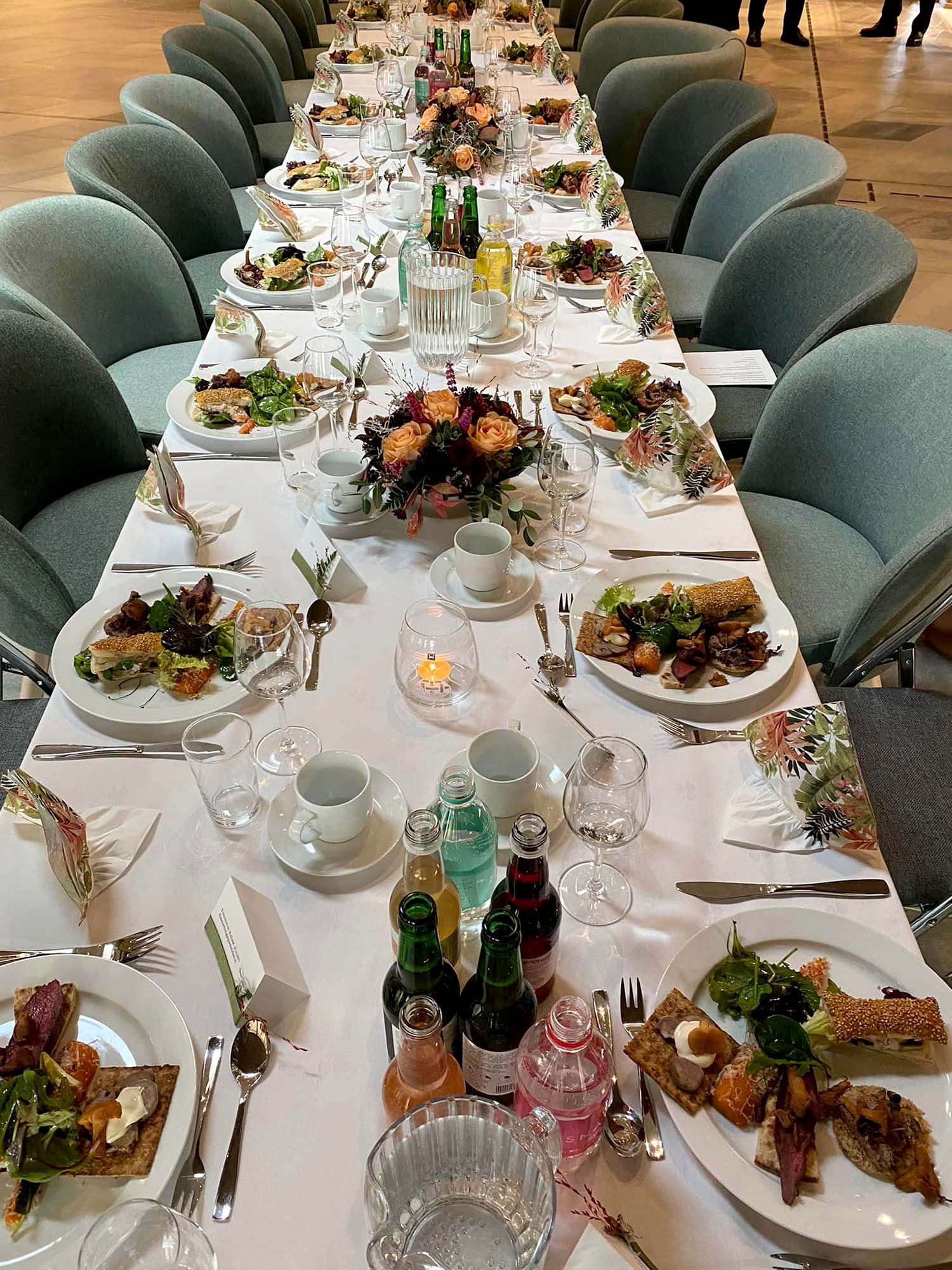 Set table at Saemien Sijte