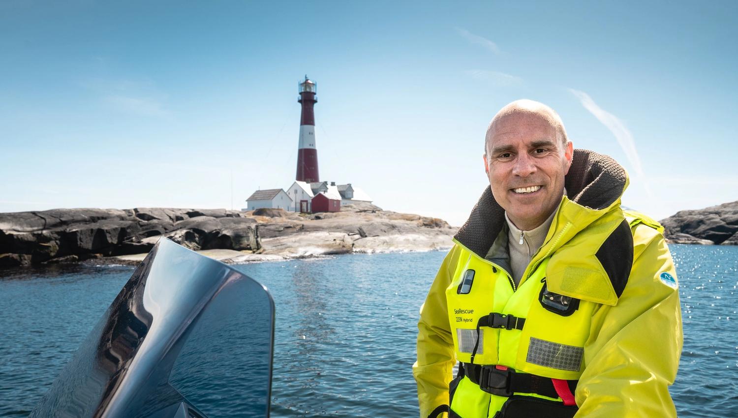 Ribwave med Færder fyr i bakgrunnen