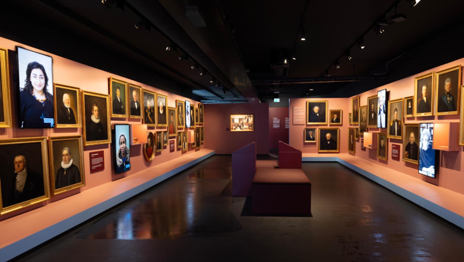 gallery with pictures