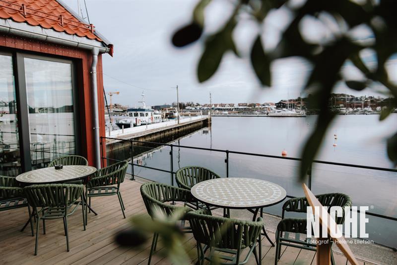 Tables outdoor at Kaikanten