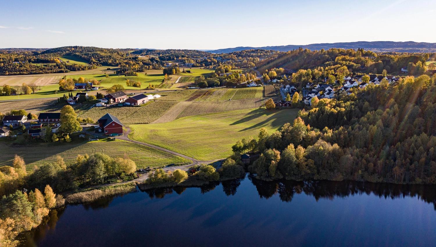 Dronebilde av Haneborg gård