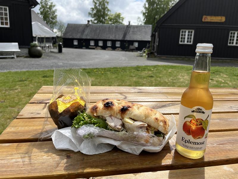 Herlig lunsj på Høytorp fort