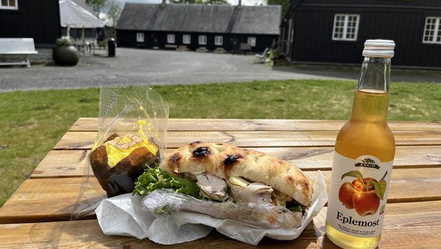 Herlig lunsj på Høytorp fort