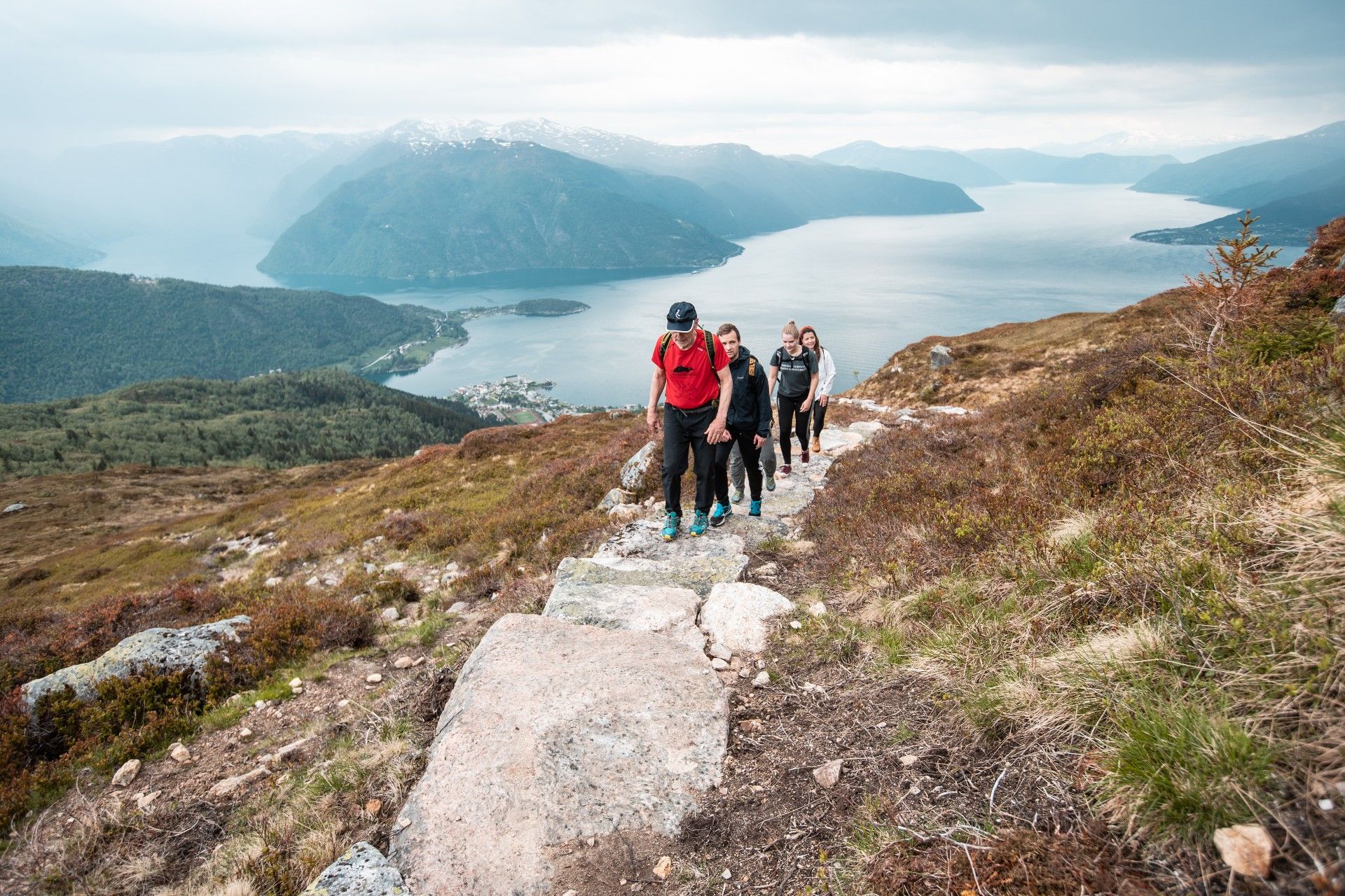Vandring til Raudmelen i Balestrand