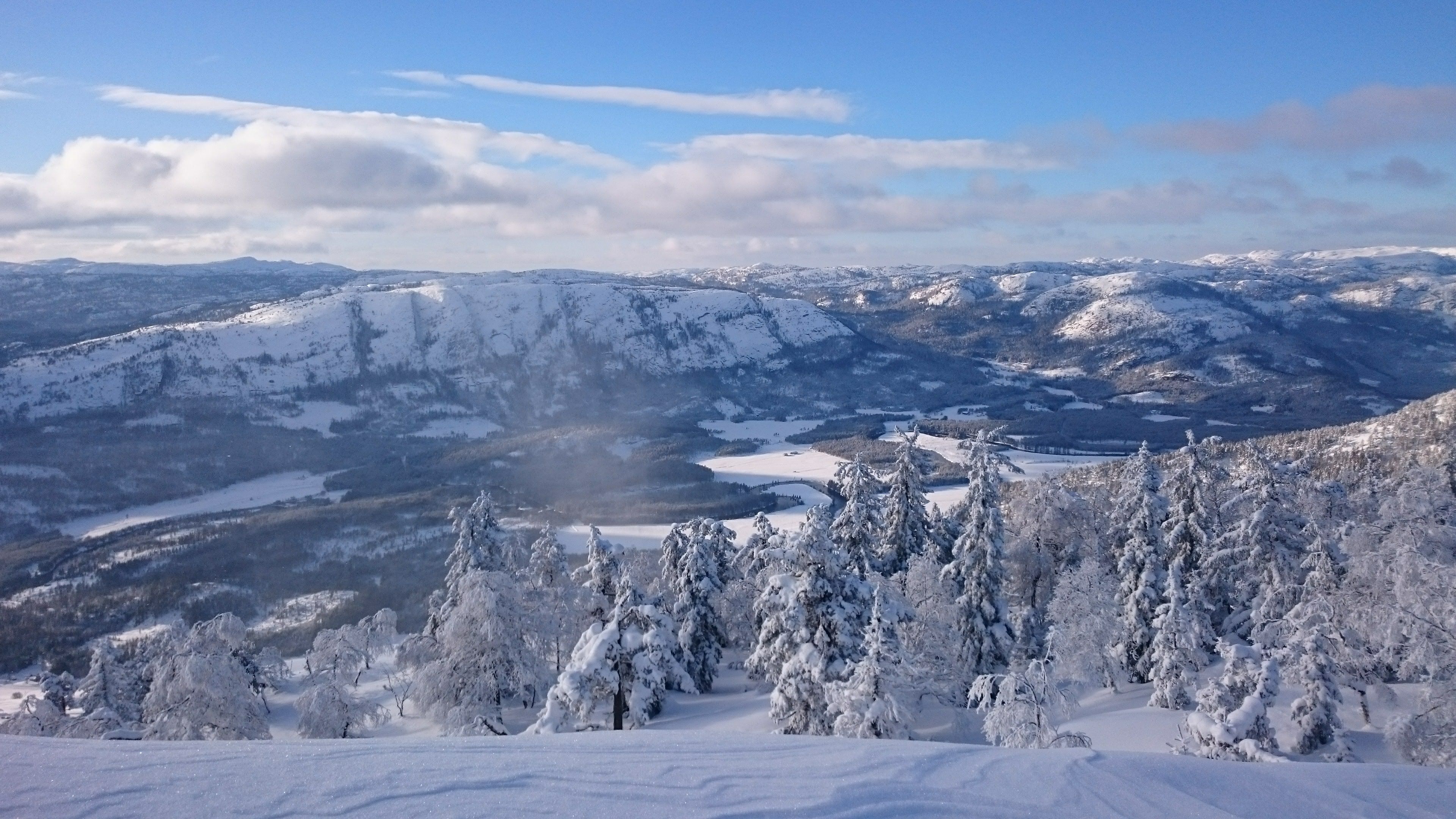 Utsikt fra Åmlandsnapen mot Vestfjella, Åmli