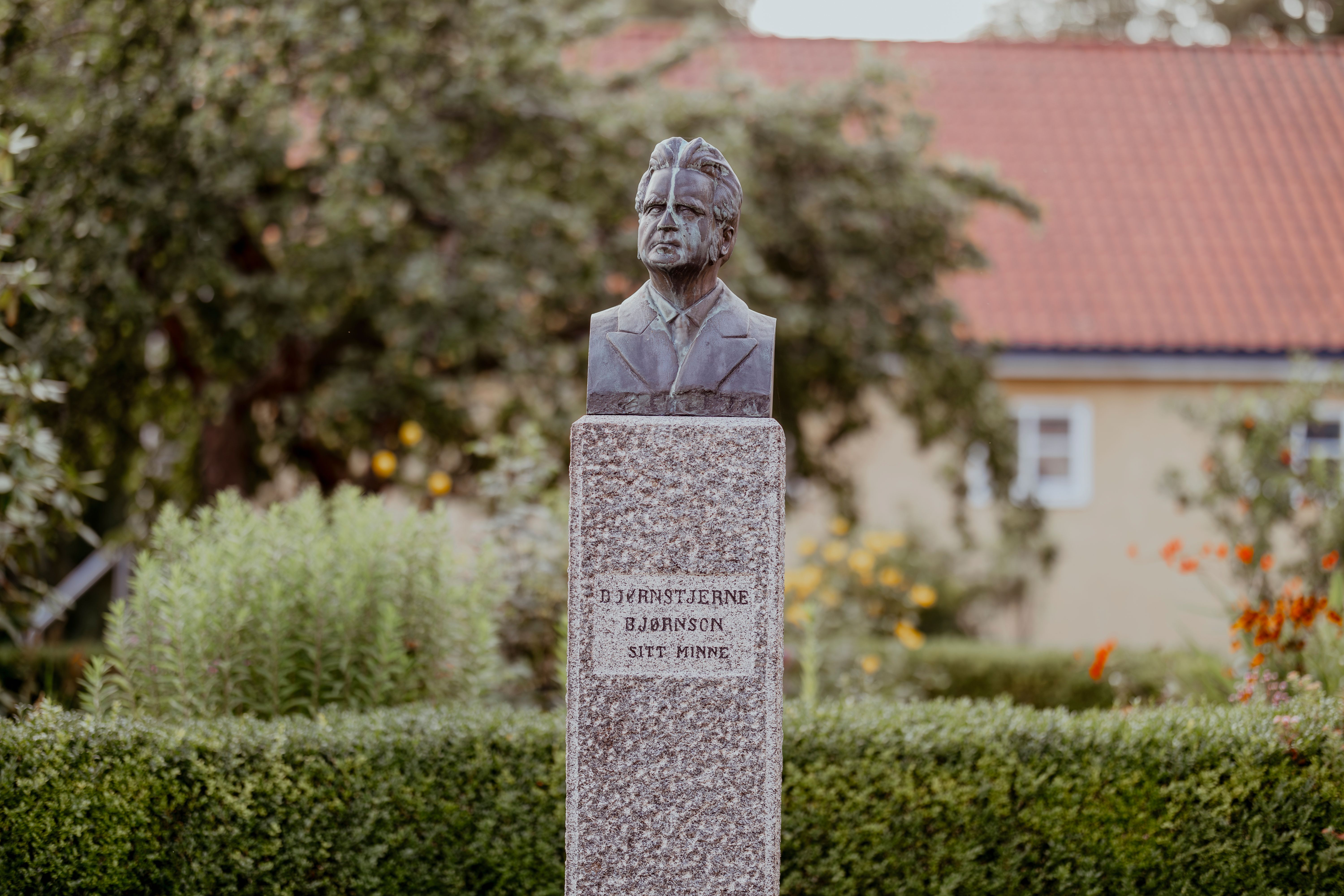 Byste av Bjørnstjerne Bjørnson