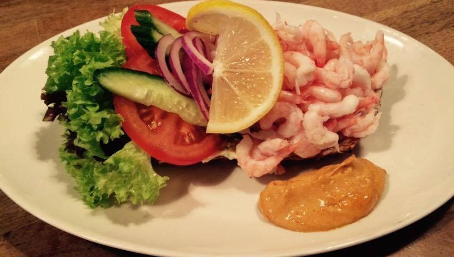 Rekesmørbrød Hos Naboen
