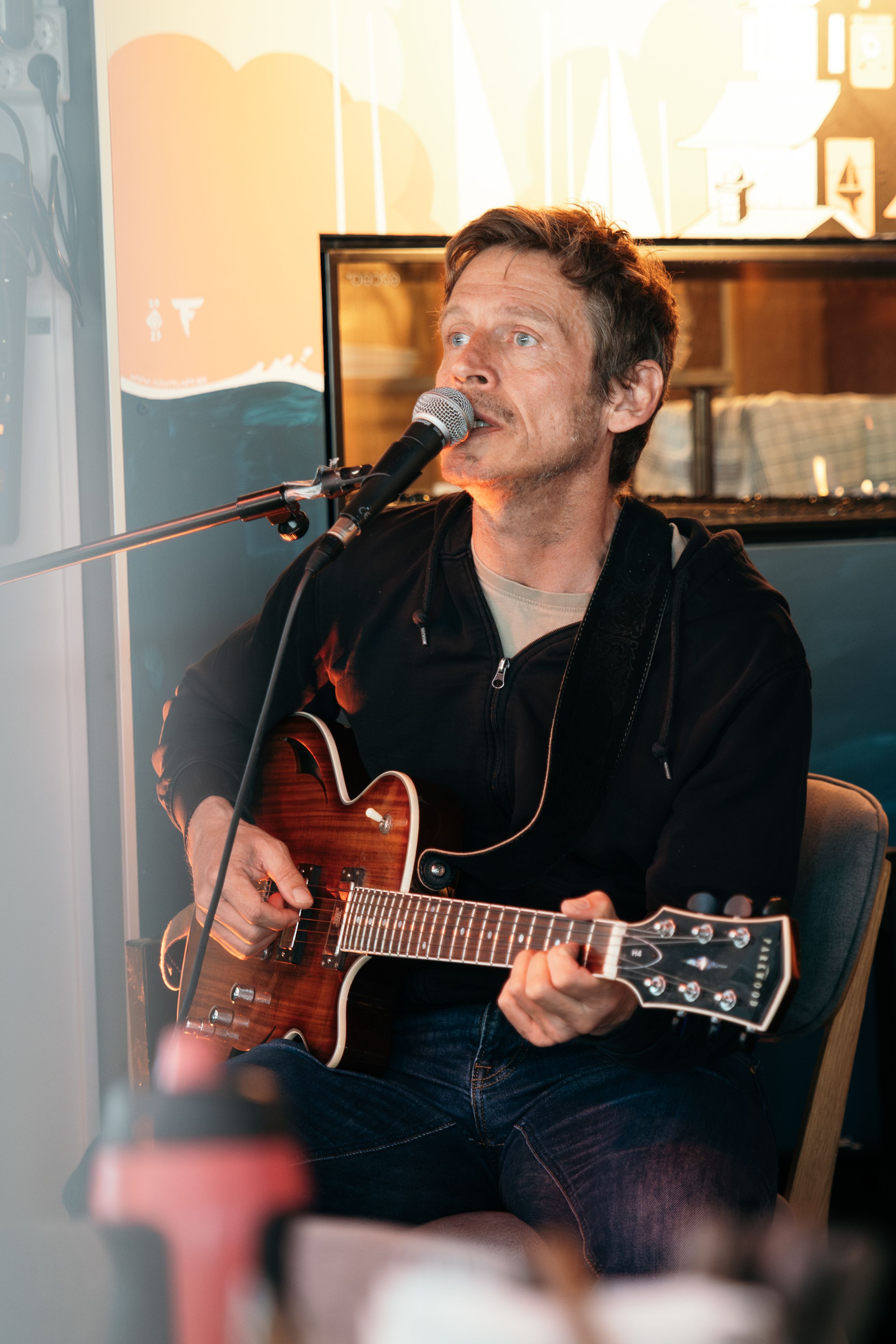 Singer with guitar