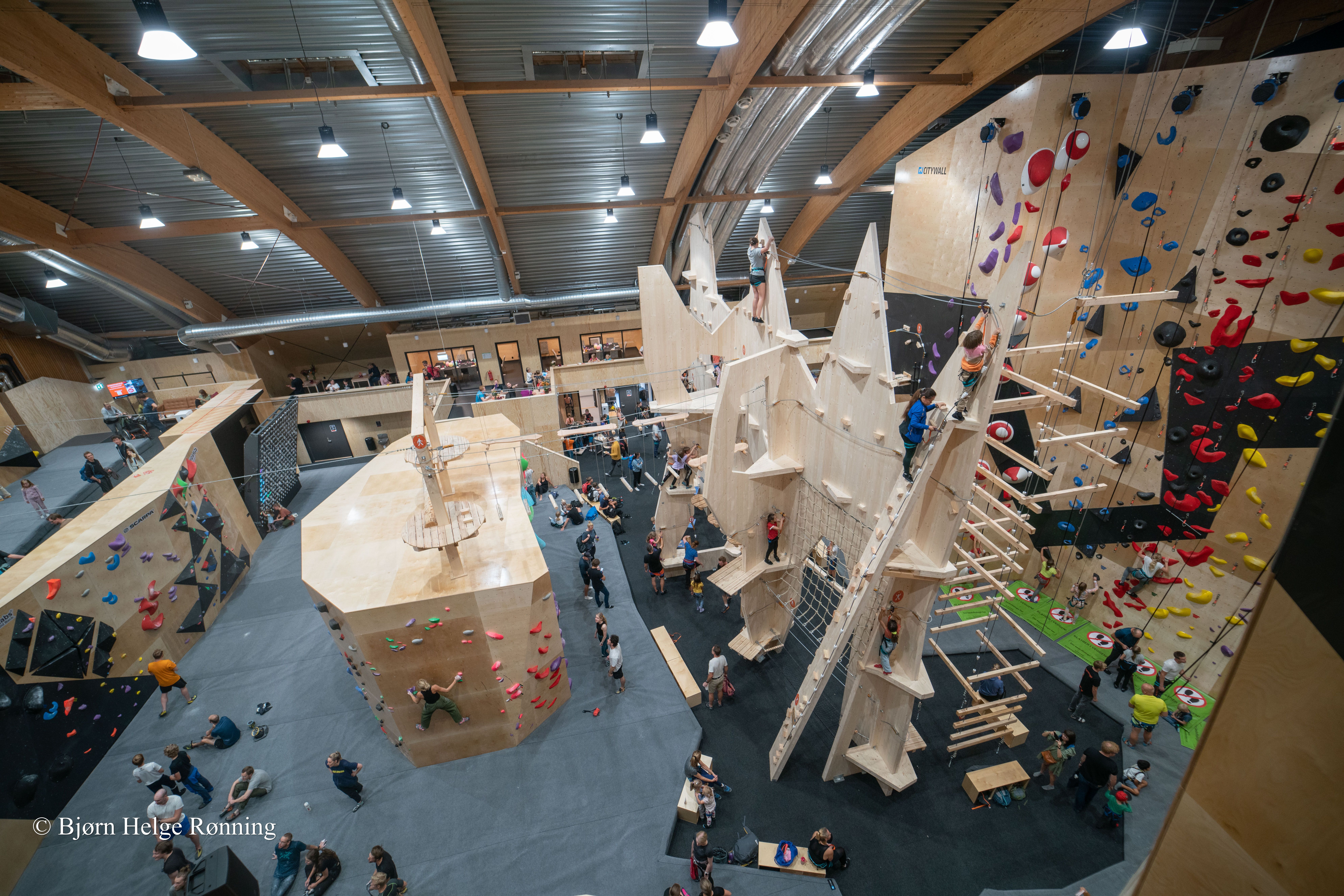 indoor climbing wall 