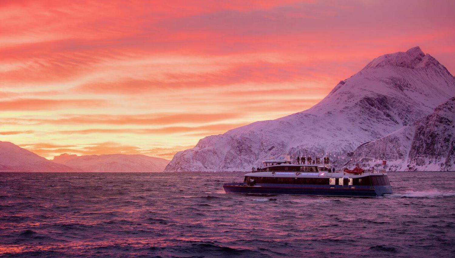 The boat Rygerdronningen on a whale watching tour by Rødne Fjord Cruise in the Tromsø region