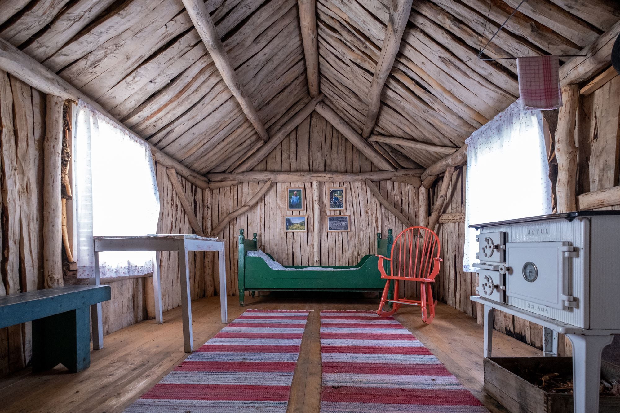 museum, ancient bedroom
