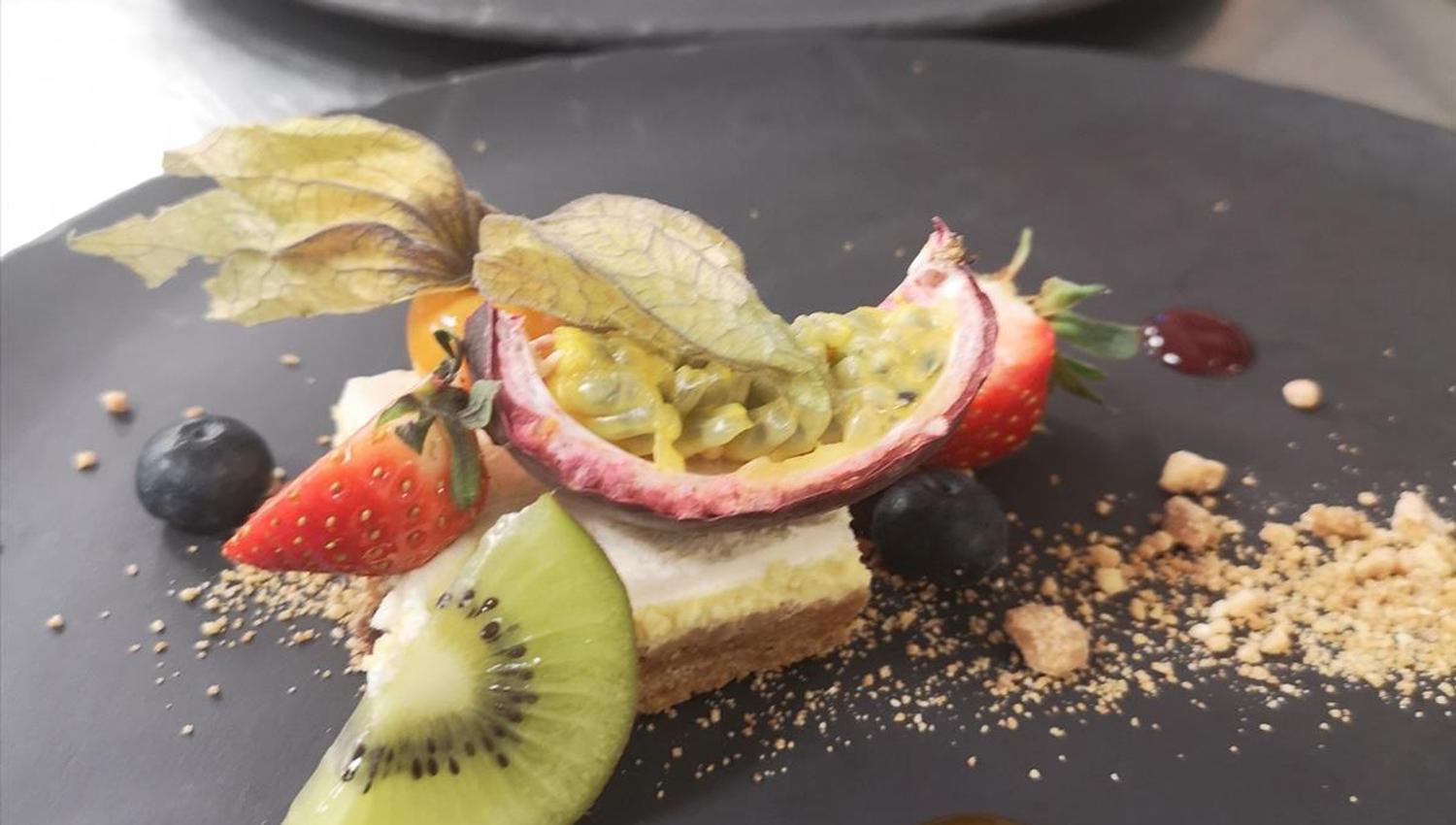 Passion fruit cake