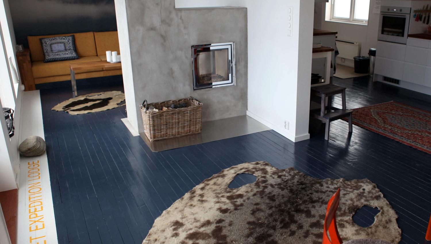 Living area at Posthuset Expedition Lodge