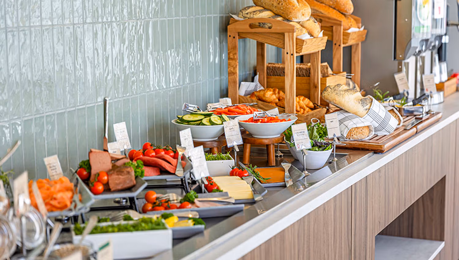 Frokostbuffet fra Home Hotel Grimstad