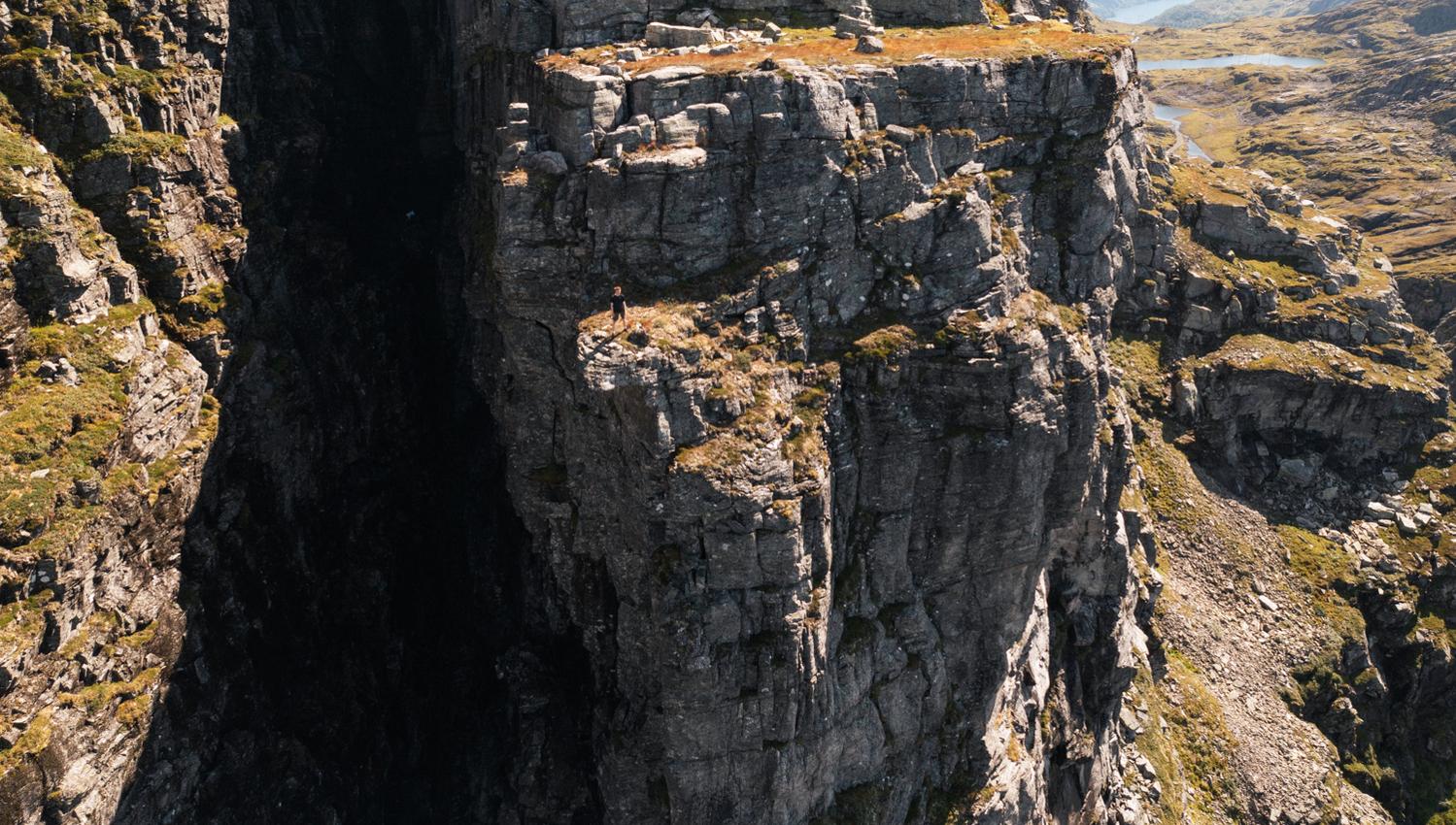 Massiv fjellformasjon.
