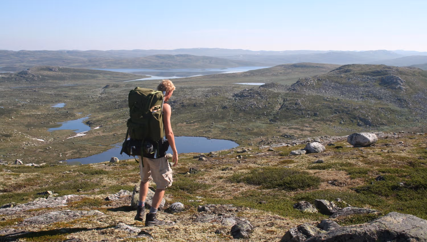 mann som går tur på Hardangervidda