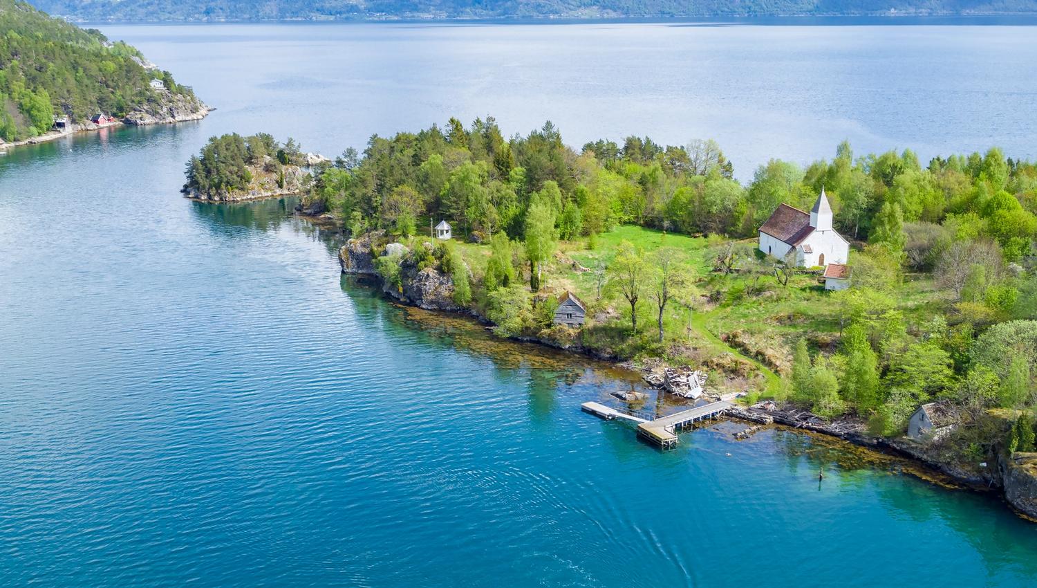 Kvamsøy Kyrkje, Balestrand