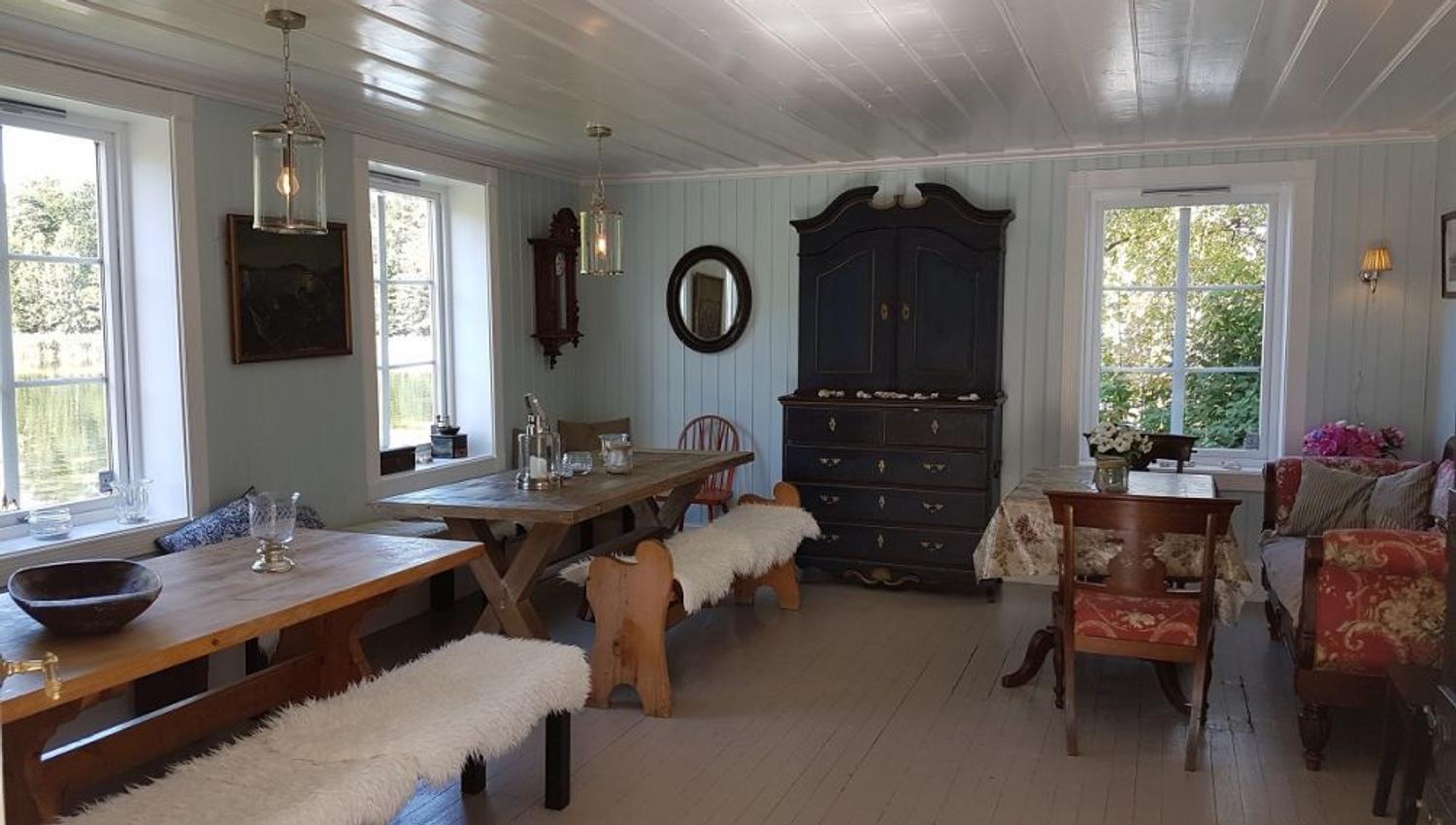 Dining tables in the Holmen