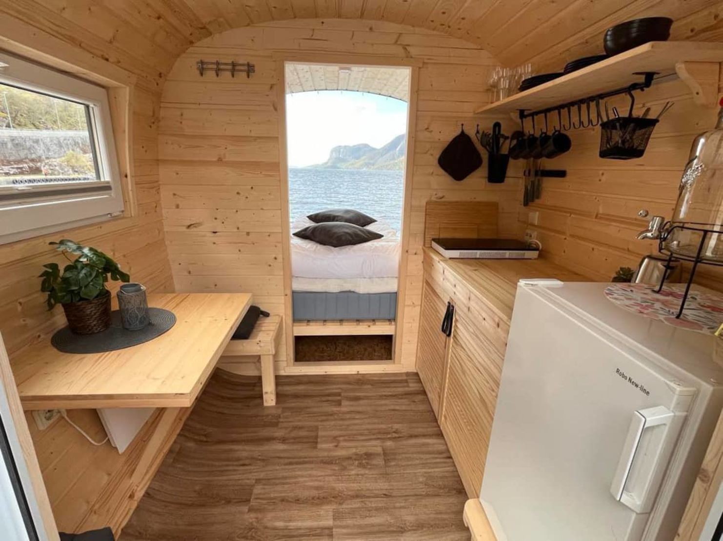 Overnatting hos Dirdalstraen Gardsutsalg