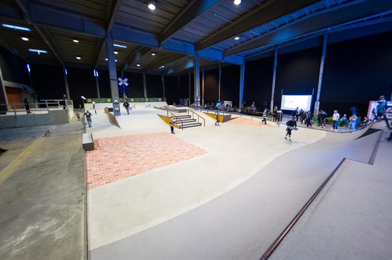 indoor halfpipe