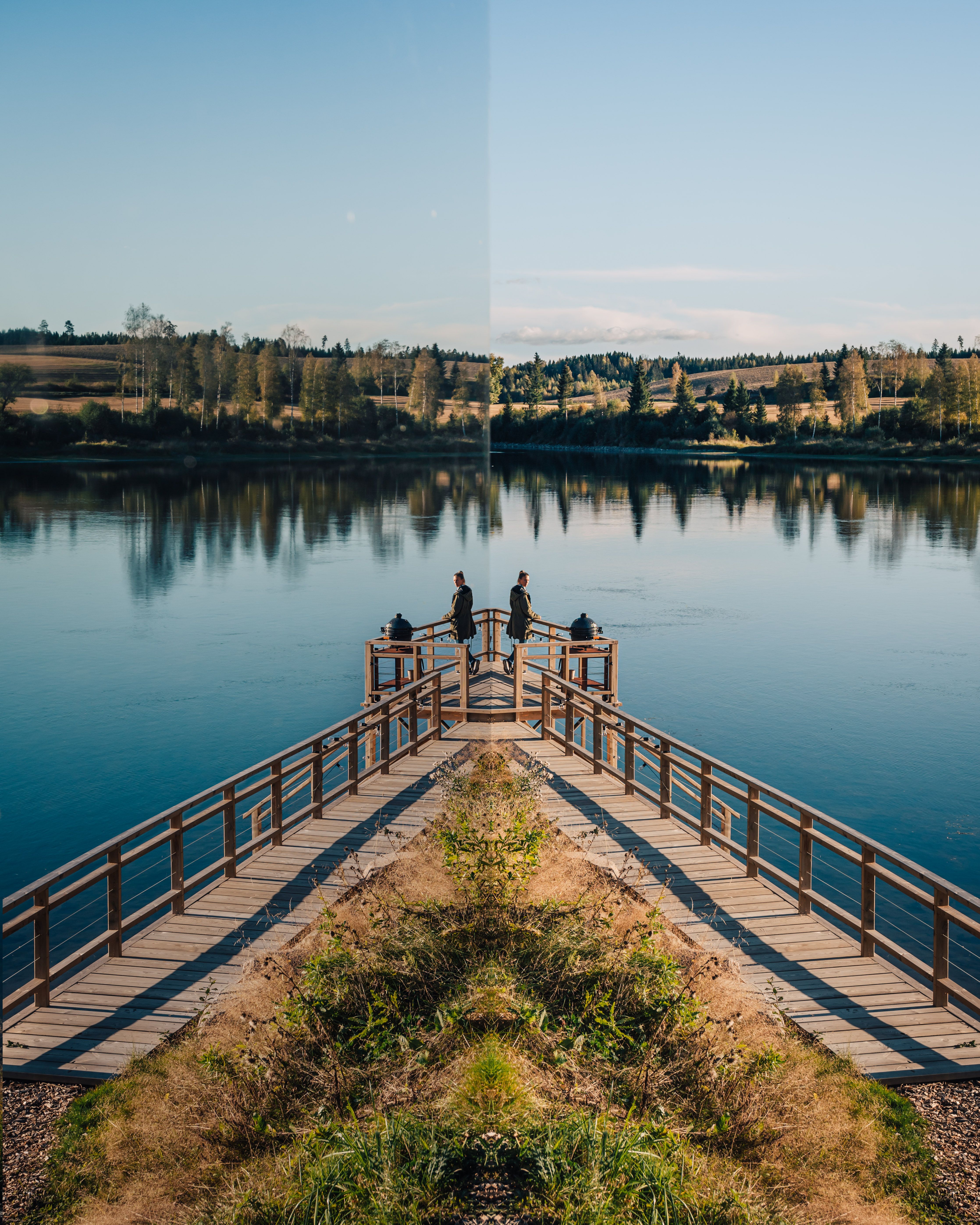 Overview of the dock on the river 
