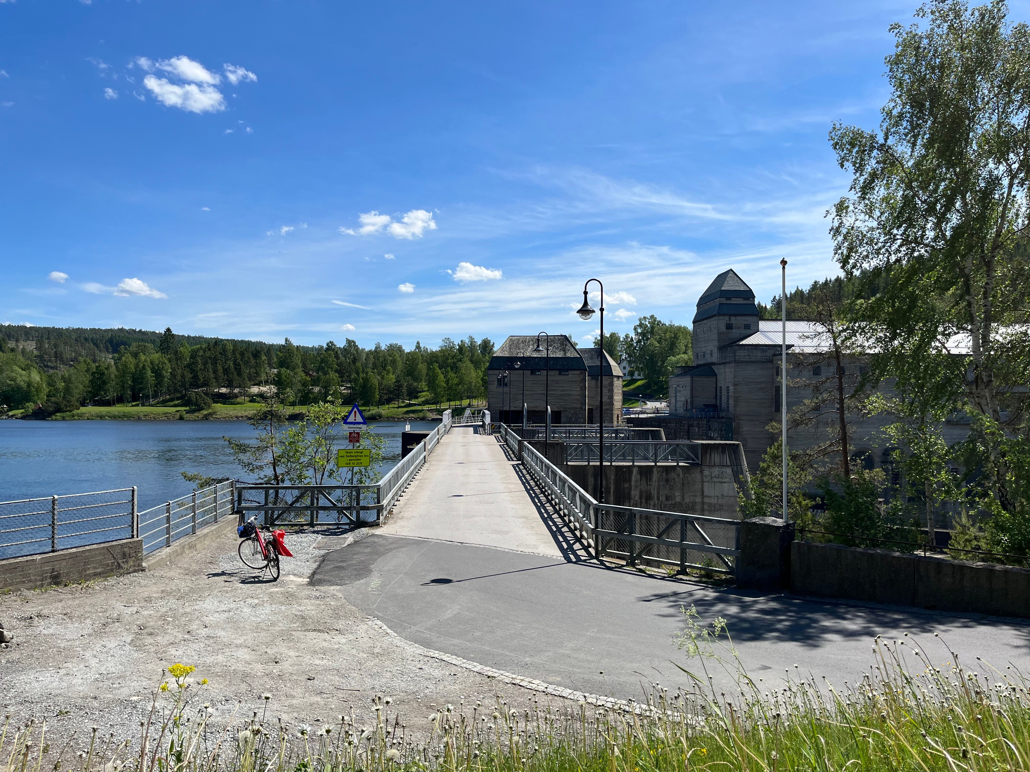 brua over kraftanlegget