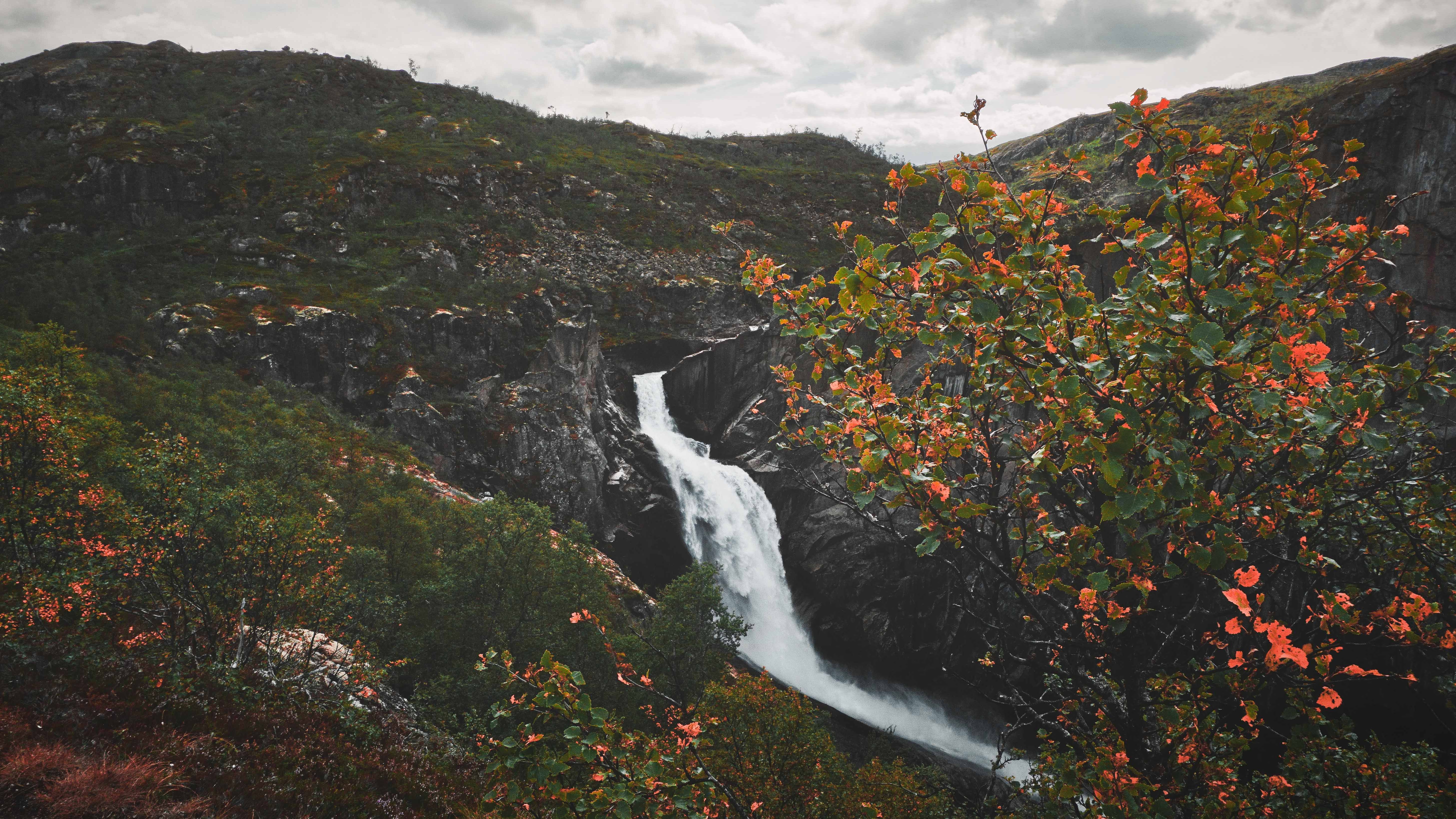 Valurfossen waterfall during autumn.
