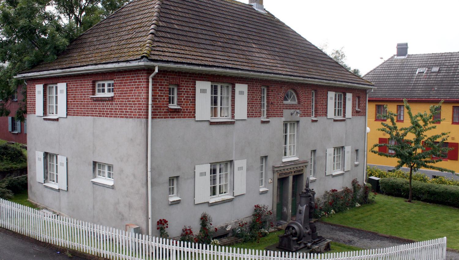 Front Eydehavn museum