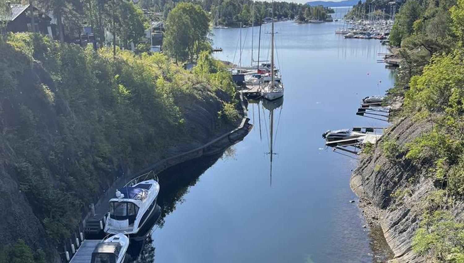 Narrow bay with boats harboured