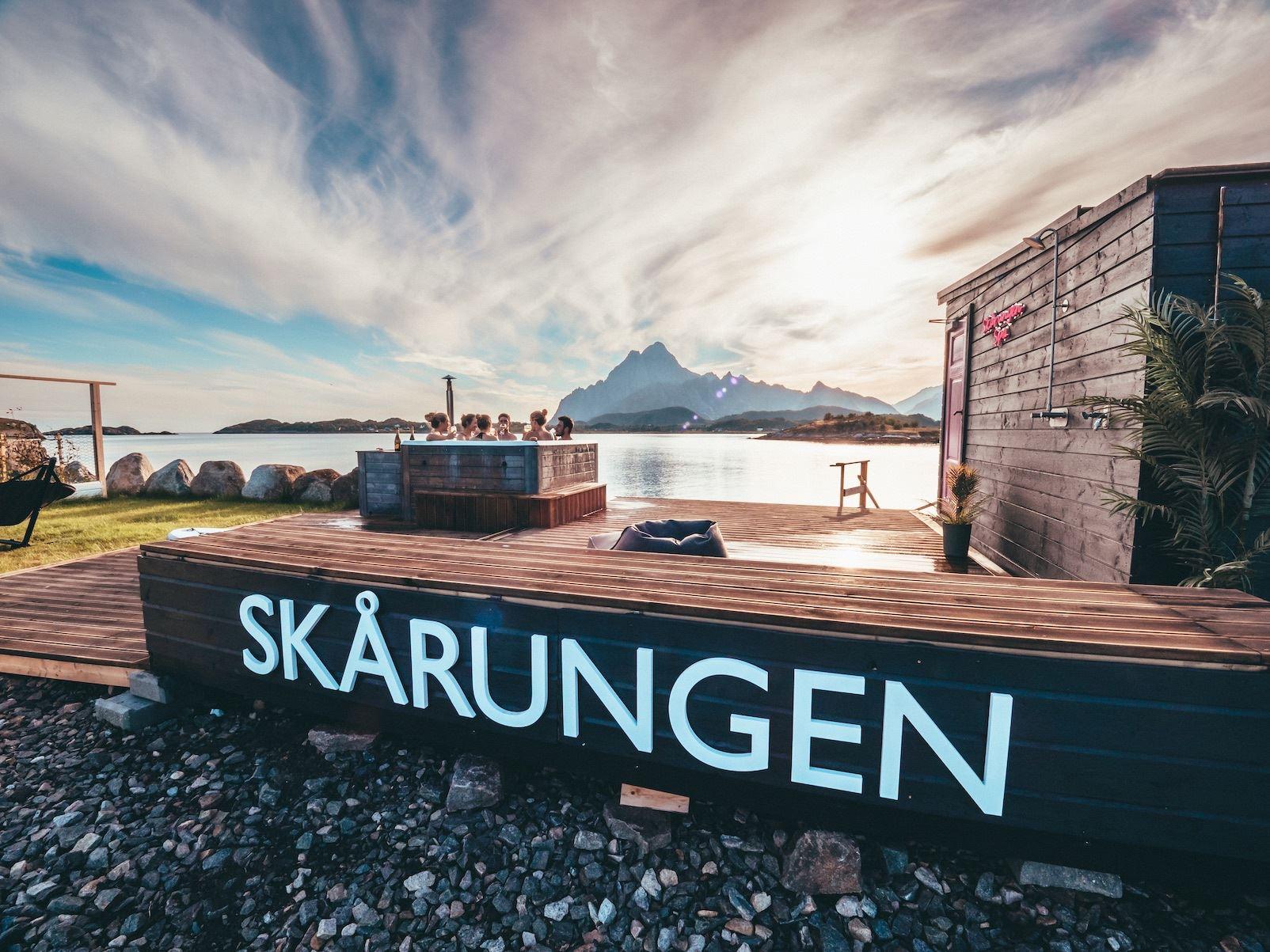 Hot tub and sauna at Skårungen