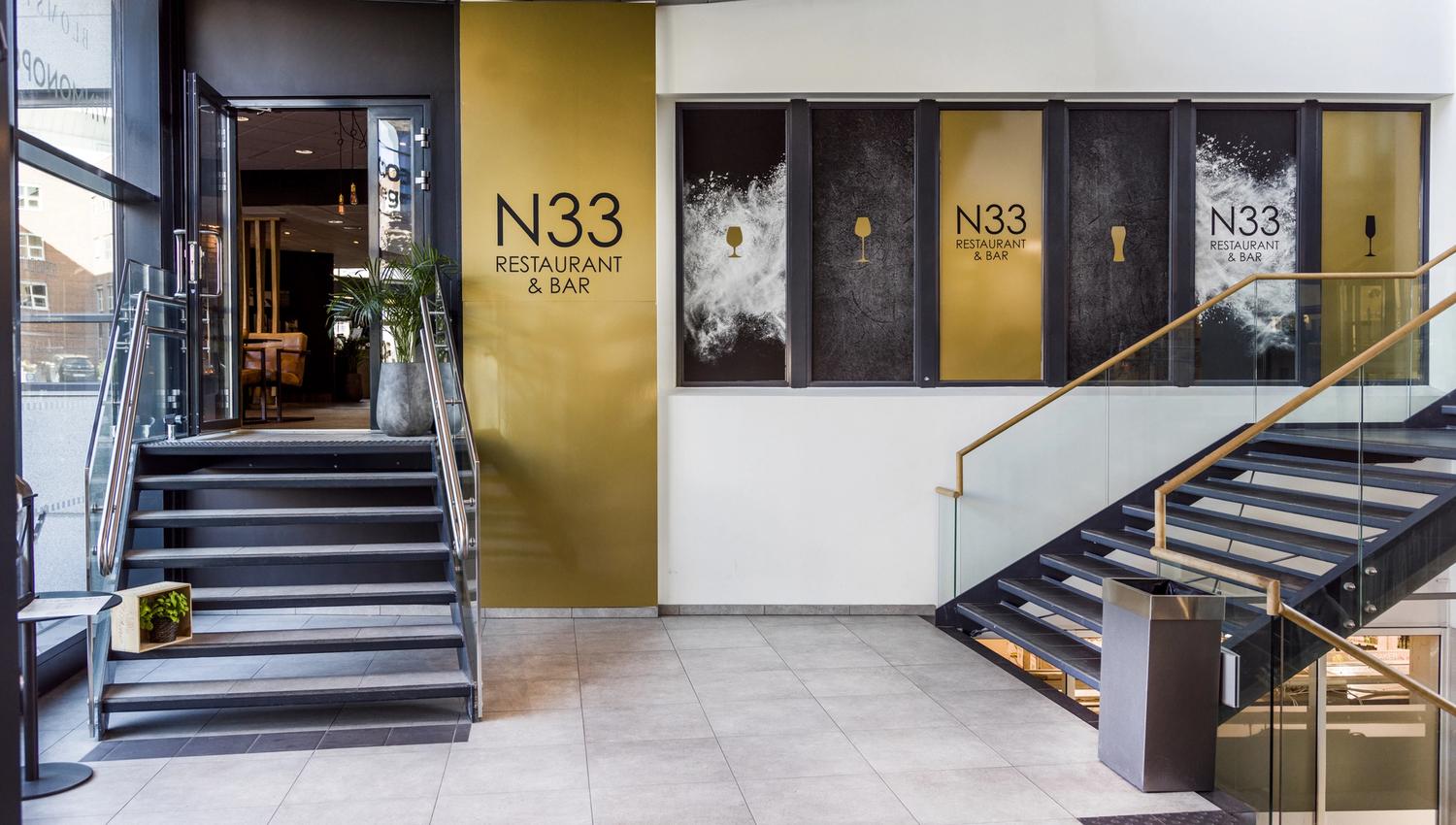 Entrance to the restaurant N33. Photo