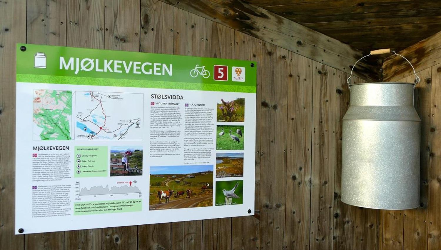 At the Furuset crossing, there's a Mjølkevegen rest shelter for cyclists.
