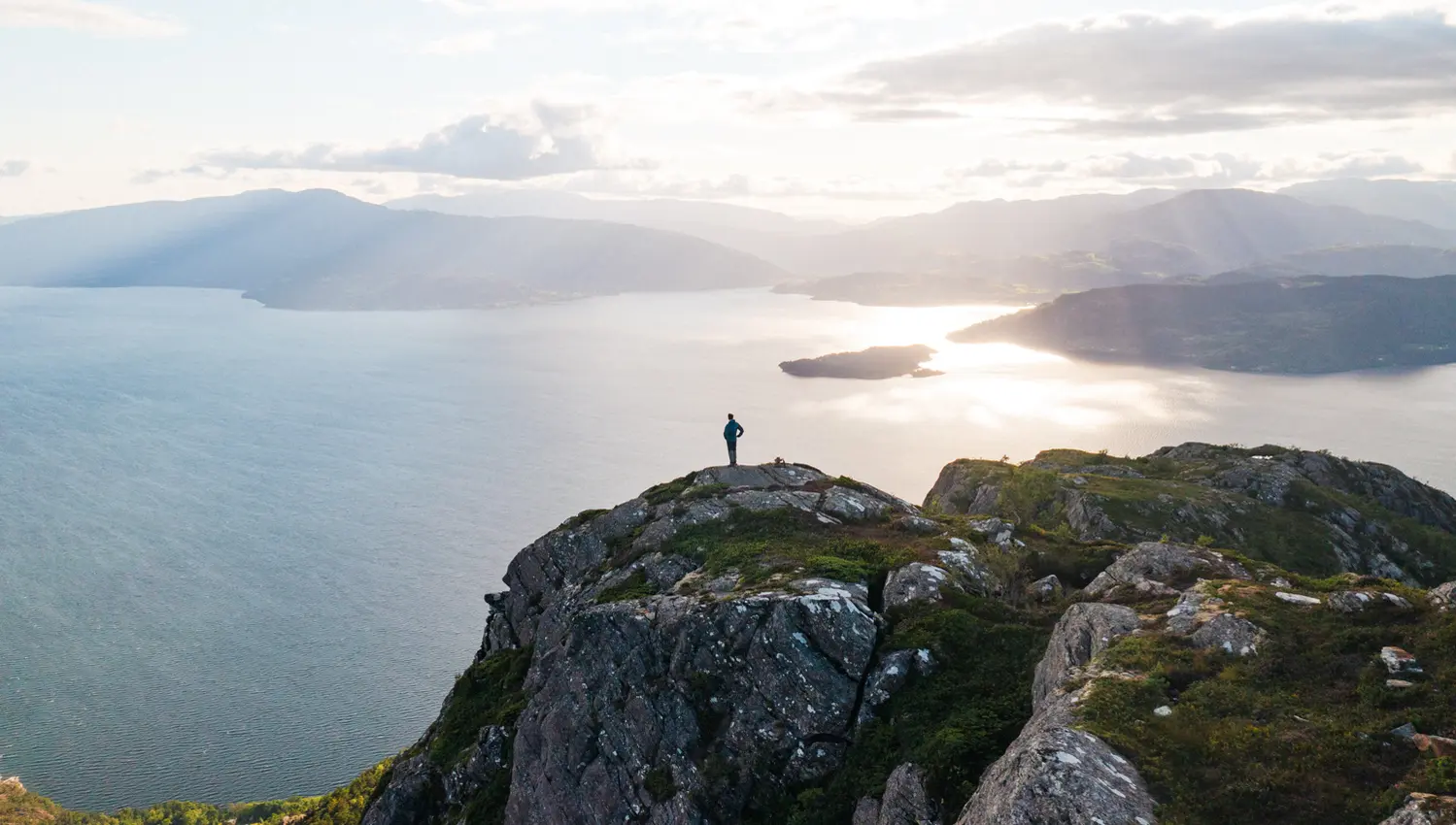 Magical sunset from Samlen in Hardanger – an unforgettable nature experience.