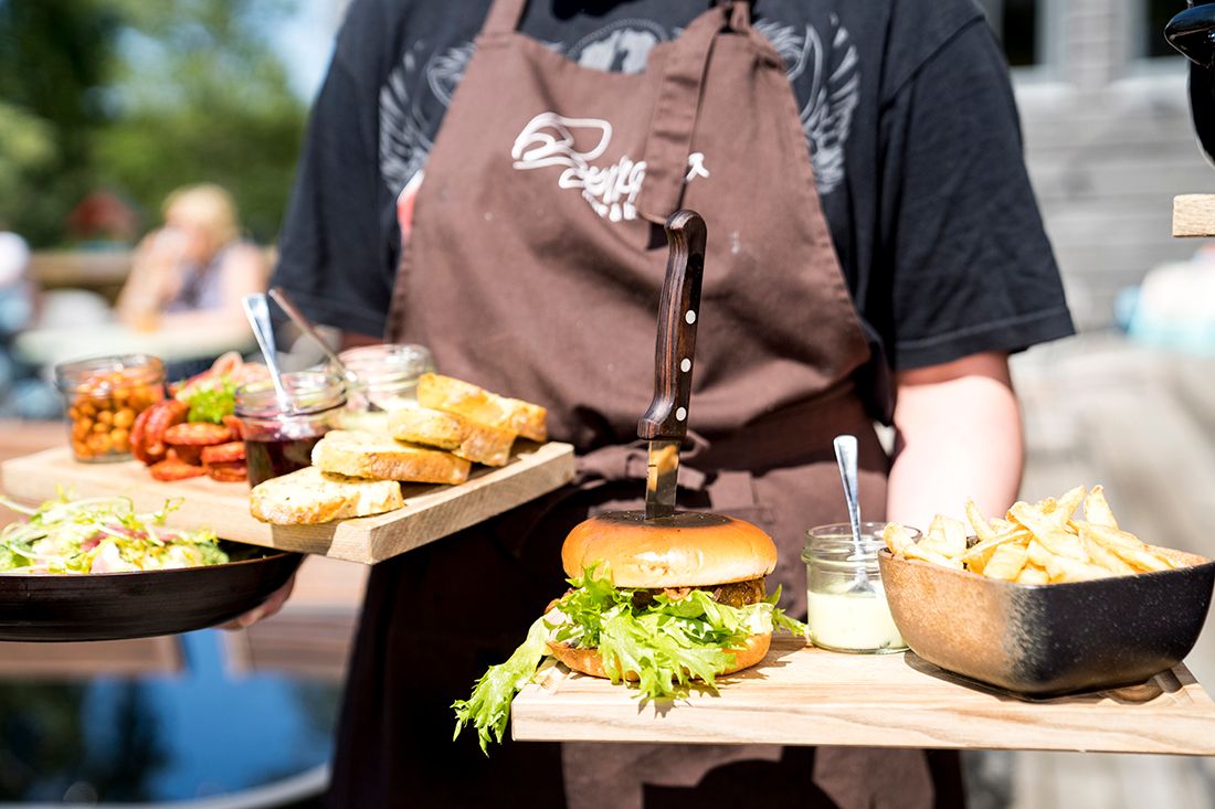 Fat med mat på Bjørkøya Mat & Bar