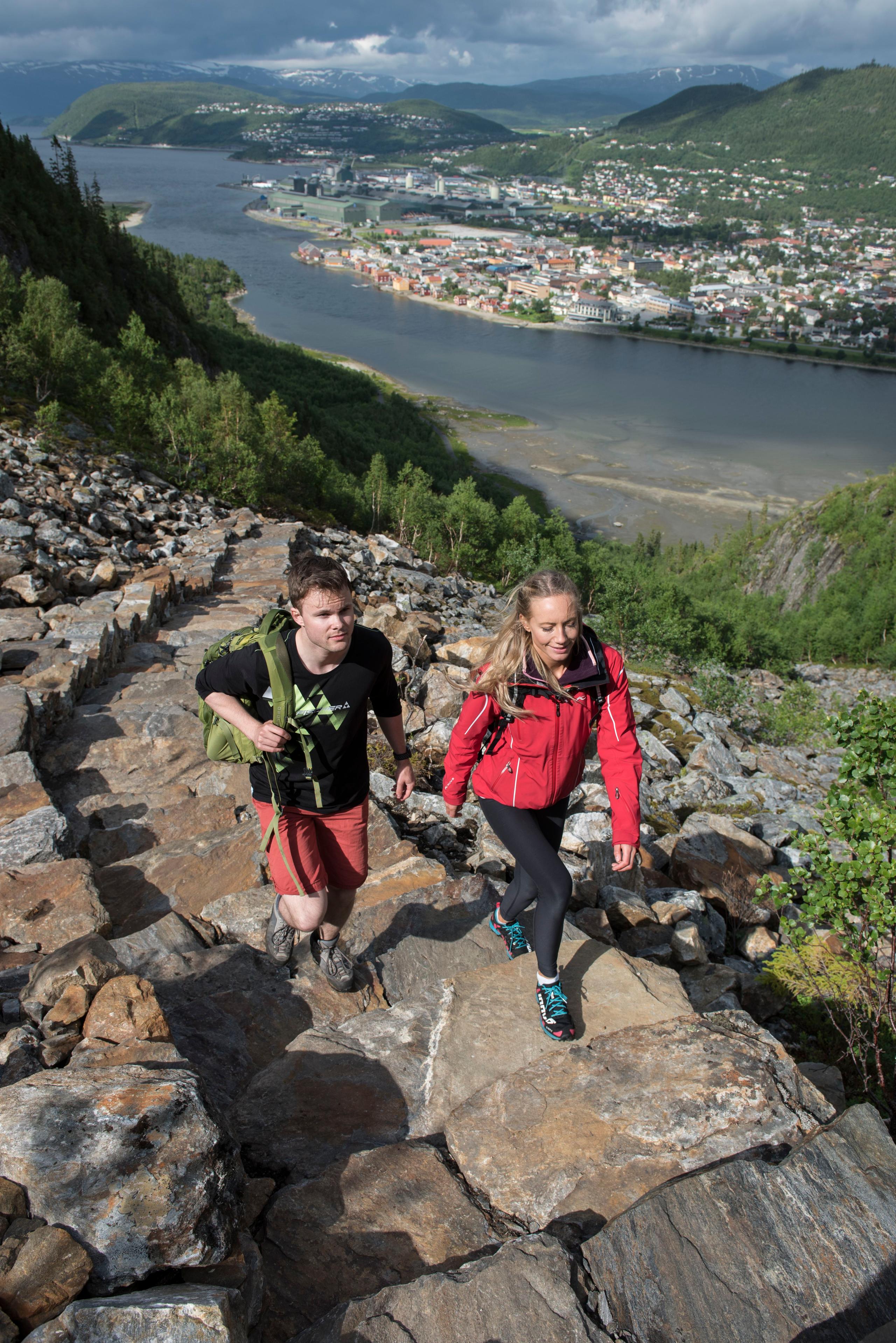På tur opp Helgelandstrappa i Mosjøen