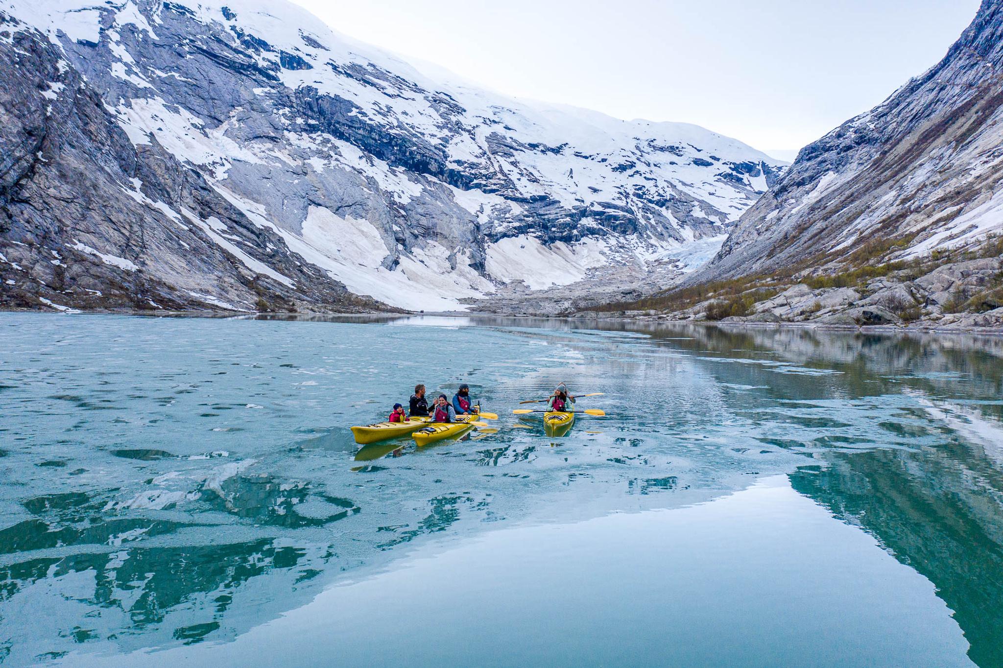 Kayak Nigardsbrevatnet