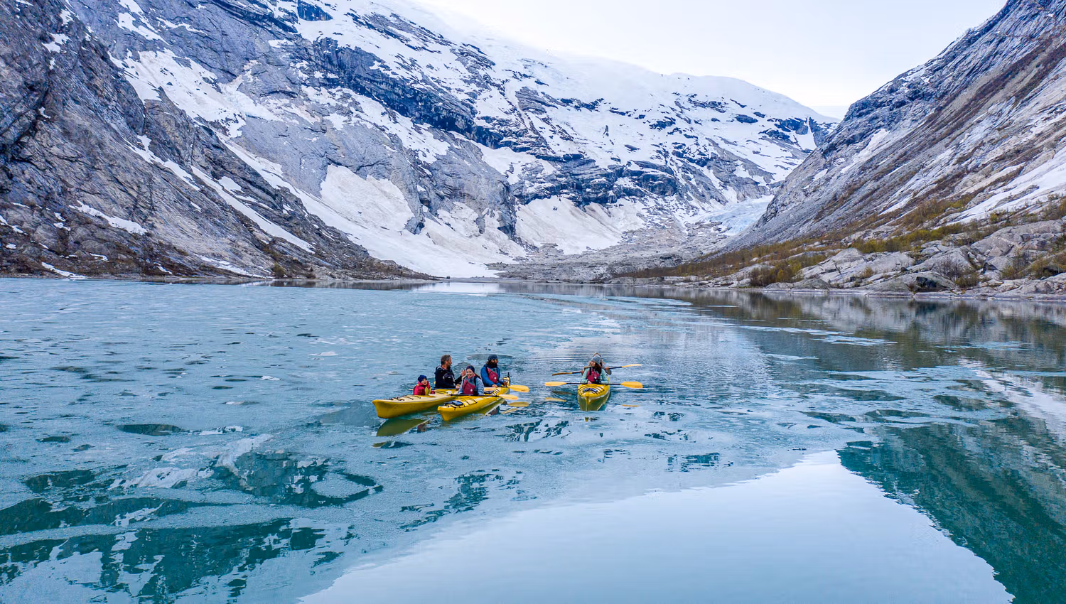 Kayak Nigardsbrevatnet
