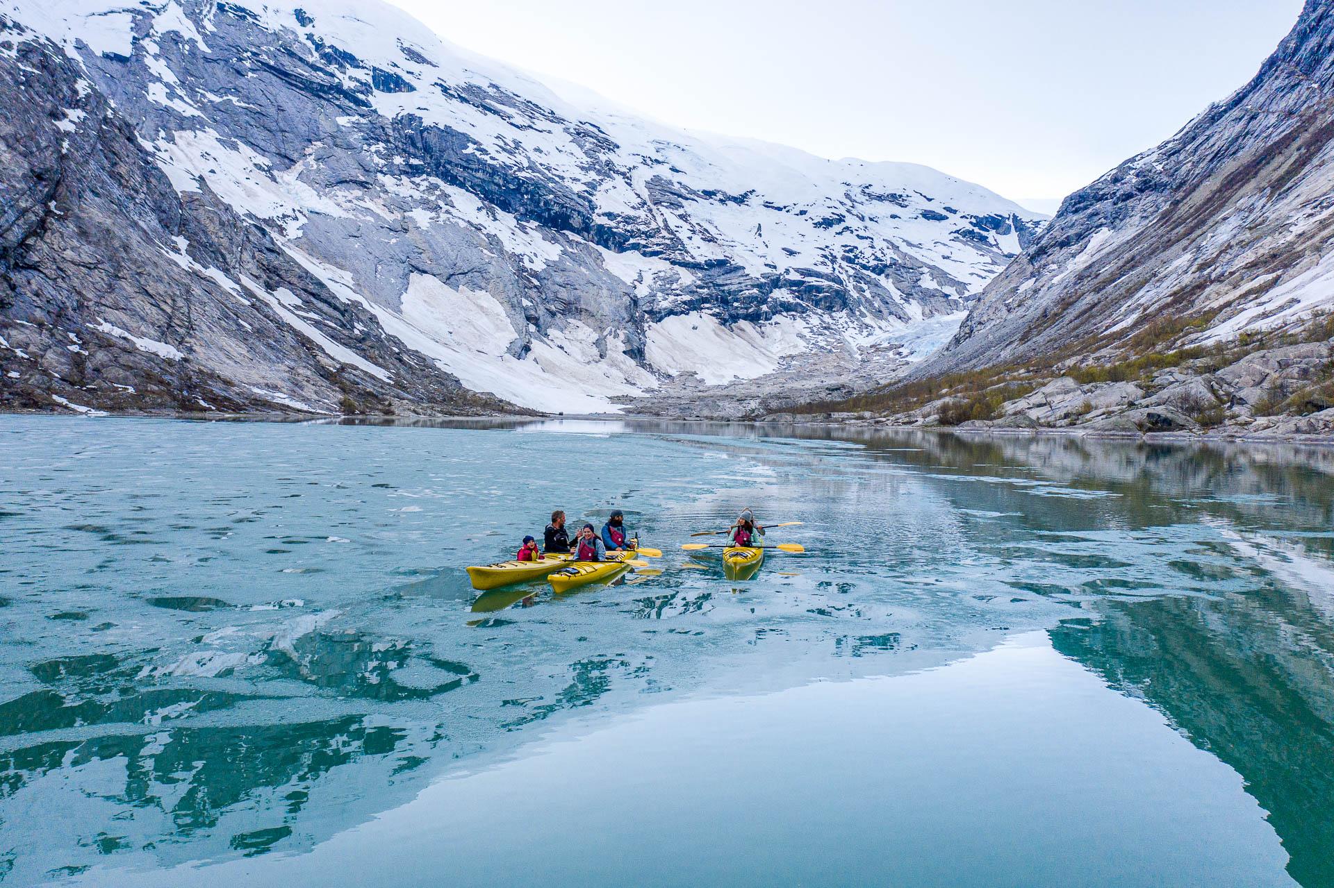 Kayak Nigardsbrevatnet