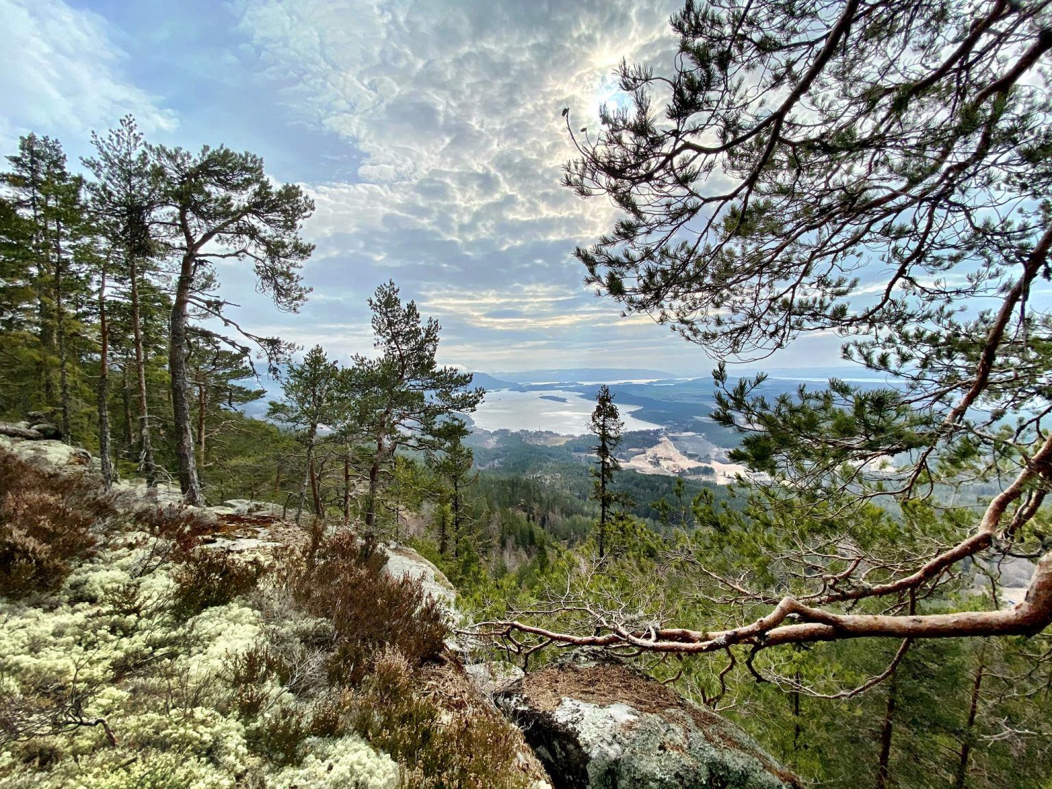 Devil’s Punch Bowl and Tiurtoppen – Ringerike