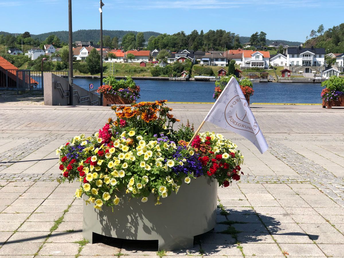 The city of Porselain Porsgrunn, with flowers