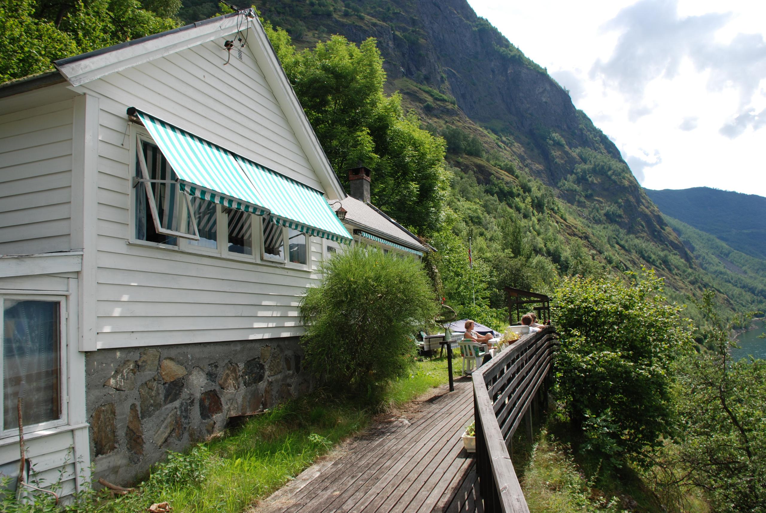 Bygningen, Skjerdal